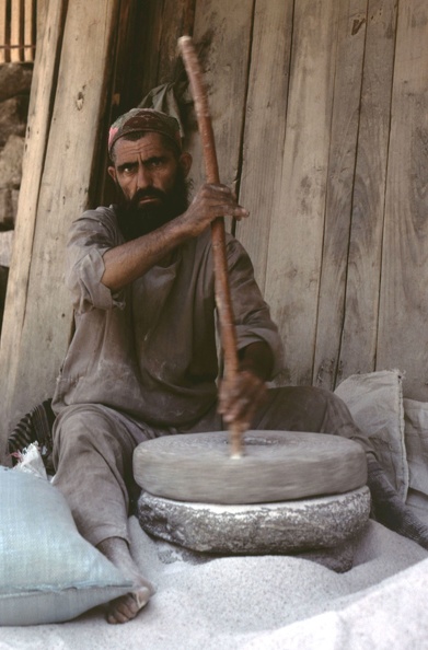 Afgha_10lr.jpg