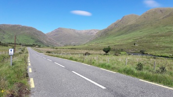 087 road-335-through-mweelrea-mountains