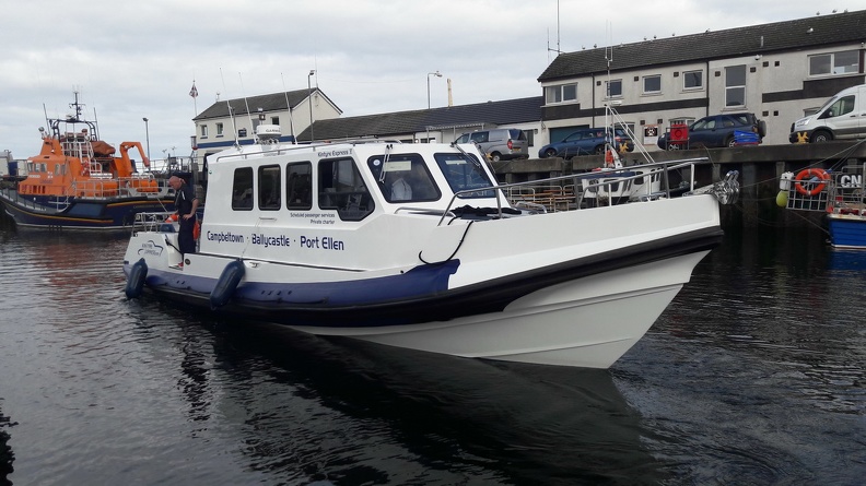 The Ballycastle-Campbeltown boat
Le bateau sur lequel j'ai traversé d'Irlande du Nord en Écosse 105_the-ballycastle-campbeltown-boat.jpg
