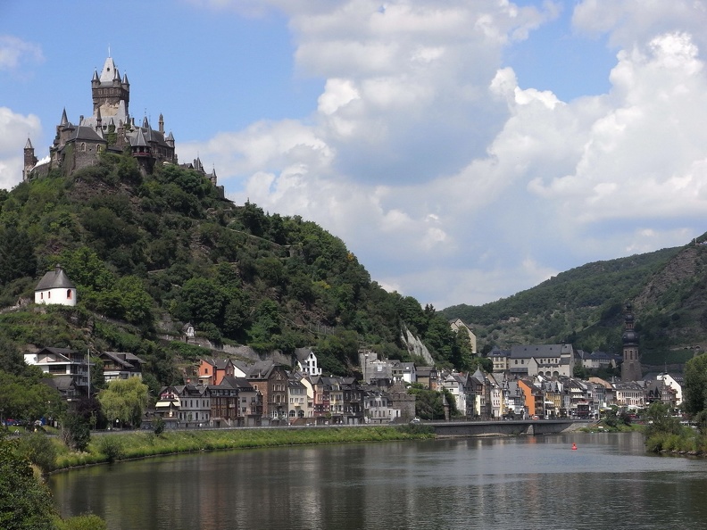 Cochem, along the Mosel valley cycle path
Cochem, sur la piste cyclable de la vallée de la Moselle 015_cochem.jpg