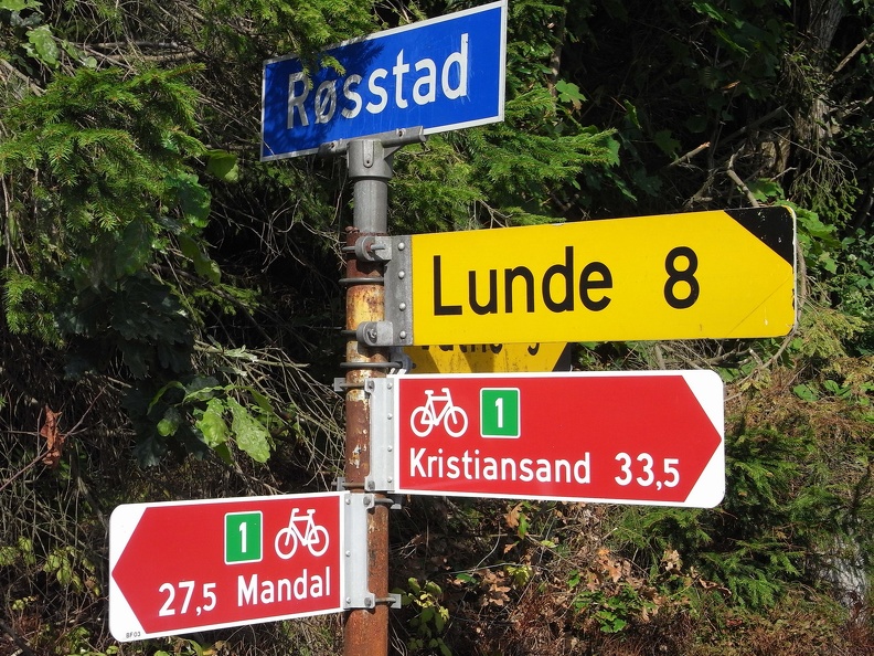 Cycle path signposting in Norway
Signalisation cycliste en Norvège 074_rosstad.jpg