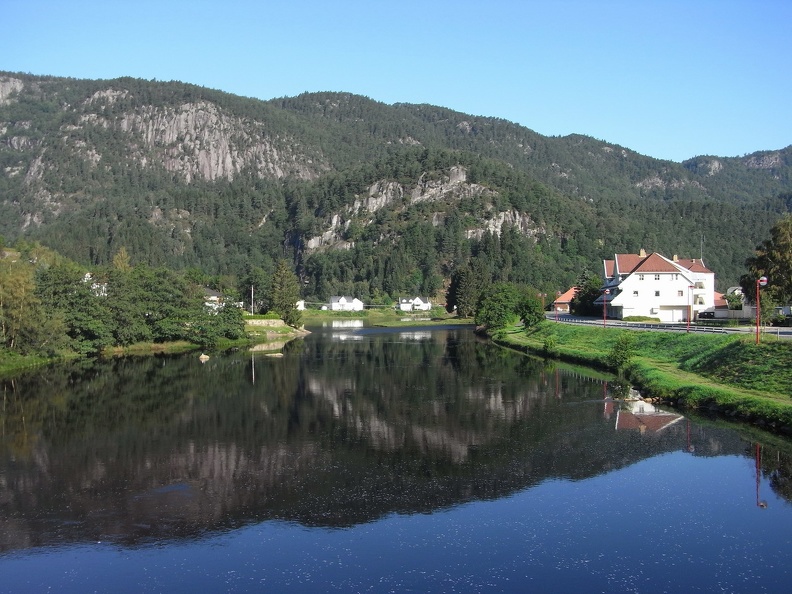 River Kvina in Kvinesdal
La rivière Kvina à Kvinesdal 089_kvinesdal.jpg