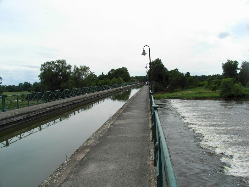 067_Pont canal  sur la Loire à Digoin.jpg