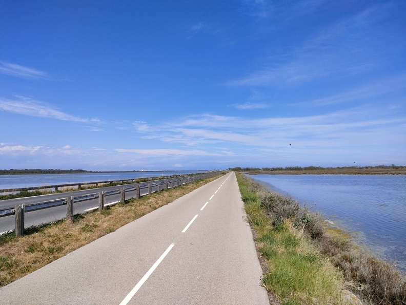Sur Eurovelo 8, entre les étangs Paques 2023_458.jpg